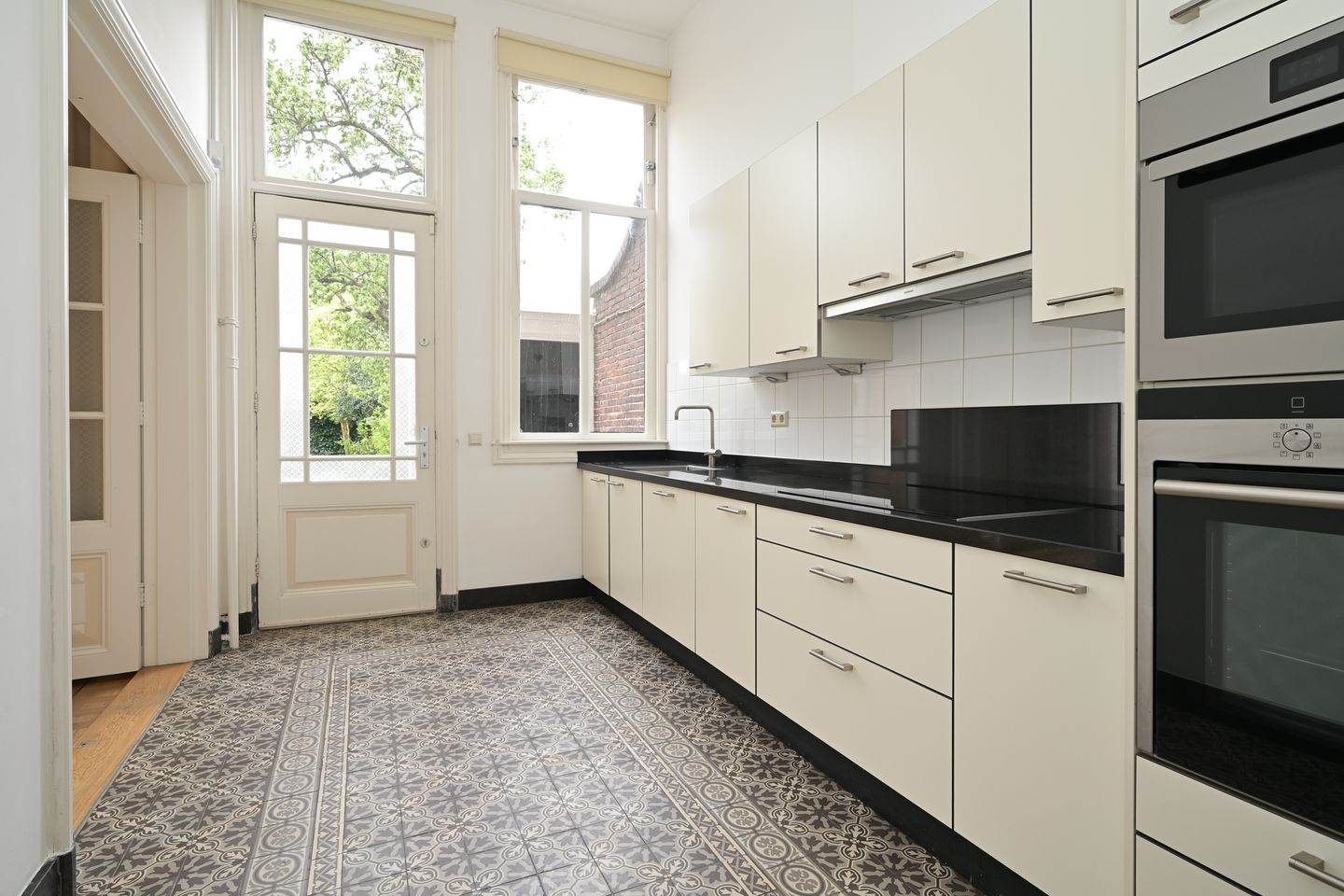 Foto 10 van Surinamestraat 30