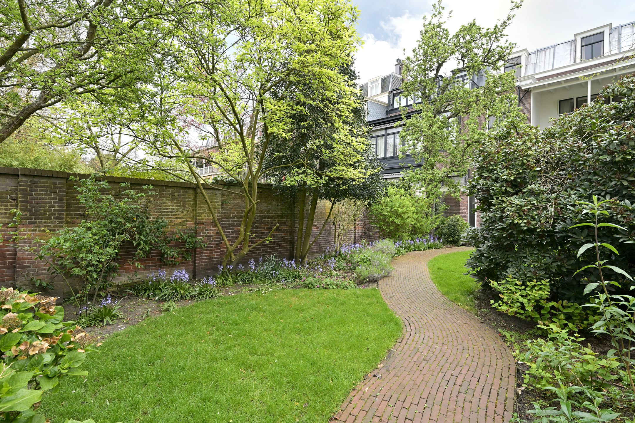 Foto 12 van Surinamestraat 30