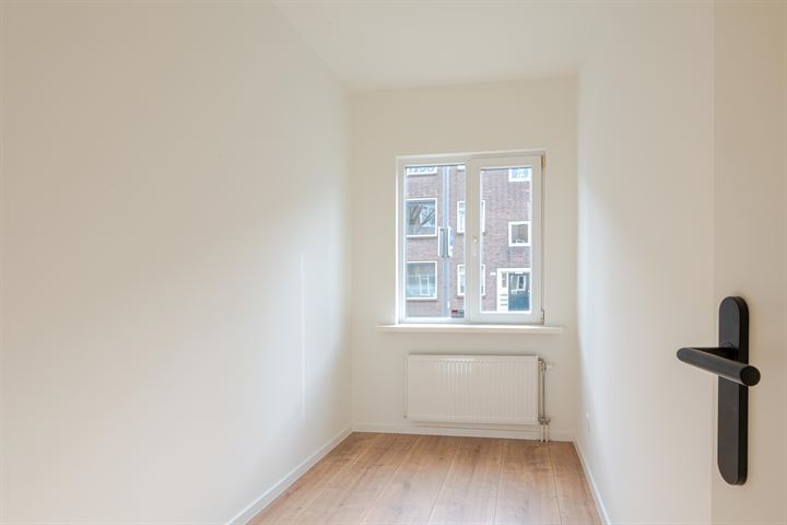 Bekijk foto 15 van Voetjesstraat 35-A