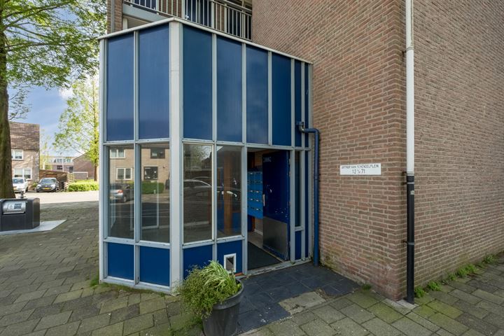 View photo 6 of Arthur van Schendelplein 66