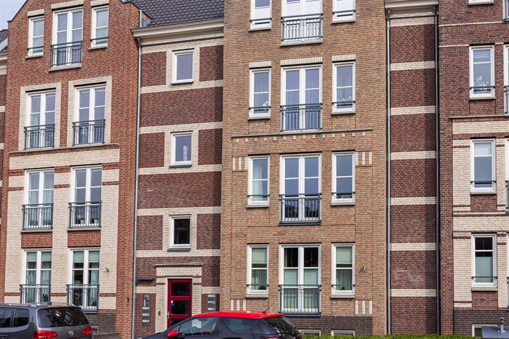 Bekijk foto 4 van Beatrixstraat 65