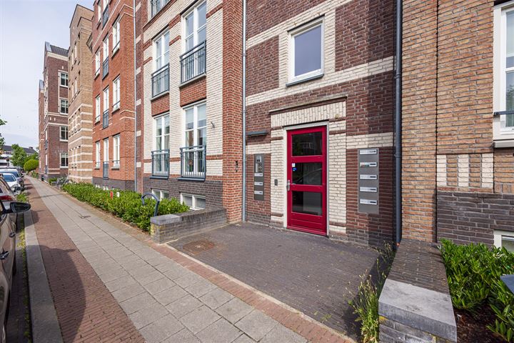 View photo 6 of Beatrixstraat 65