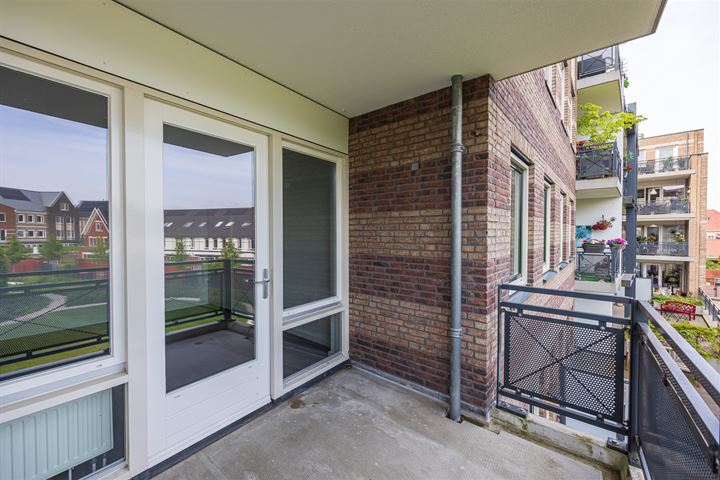 View photo 31 of Beatrixstraat 65