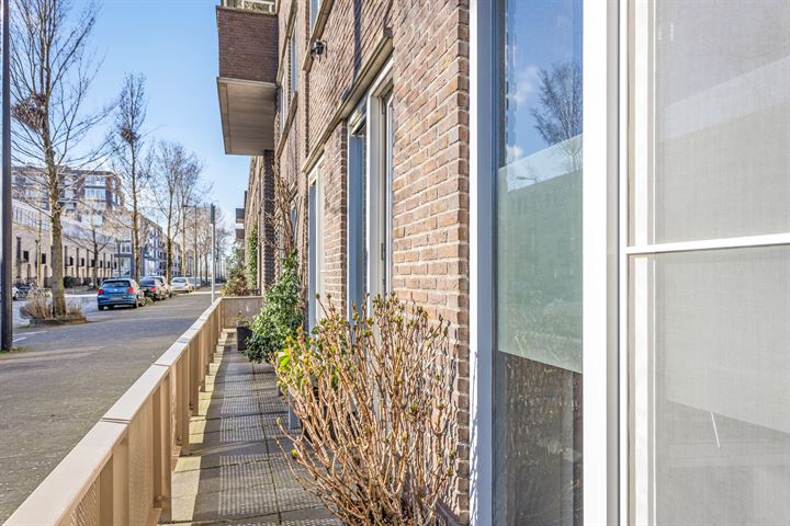 Bekijk foto 13 van Eva Besnyöstraat 372