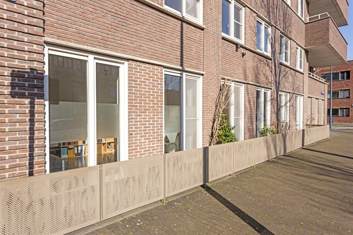 Bekijk foto 34 van Eva Besnyöstraat 372