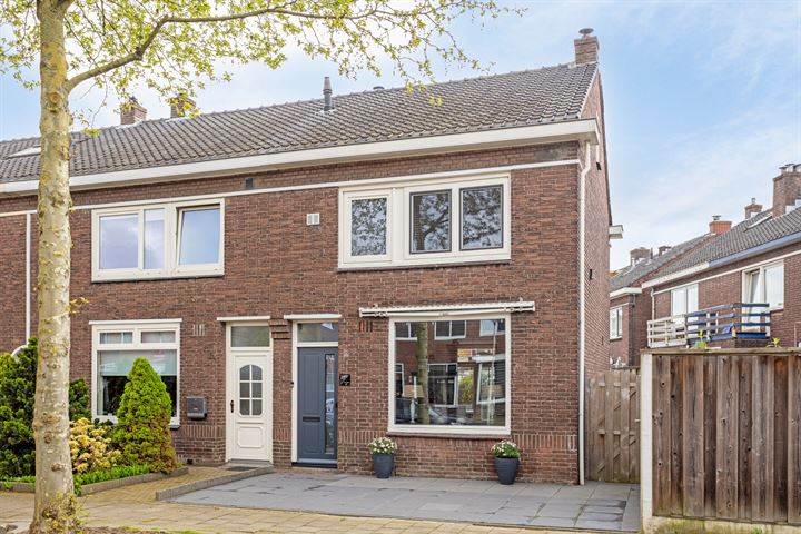 Bekijk foto 1 van Kastanjestraat 15