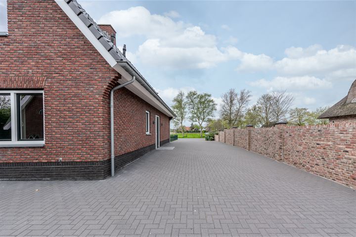 Bekijk foto 40 van Schoolstraat 44