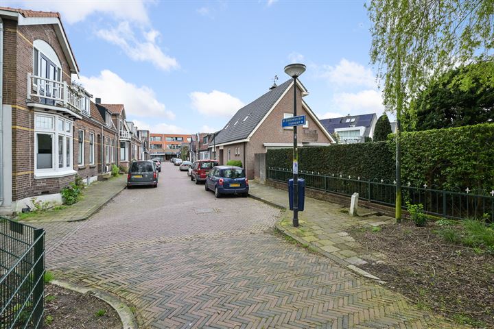 Bekijk foto 3 van Amstelstraat 5