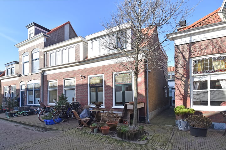 View photo 2 of Ankerstraat 41