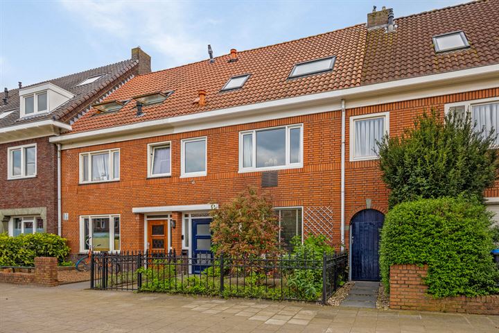 Bekijk foto 1 van Zeelsterstraat 211