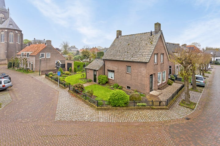 Bekijk foto 40 van Kruisstraat 8