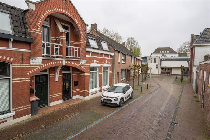 Bekijk foto 51 van Berenstraat 10