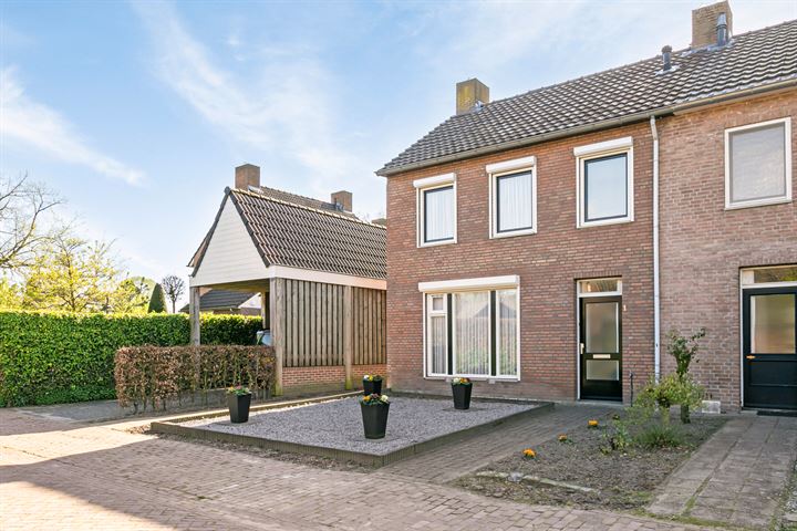 Bekijk foto 1 van Kennedylaan 1