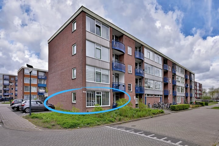 Bekijk foto 1 van Deltalaan 129