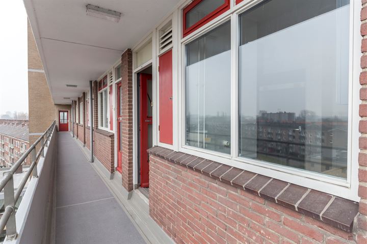 Bekijk foto 2 van Van Adrichemstraat 155