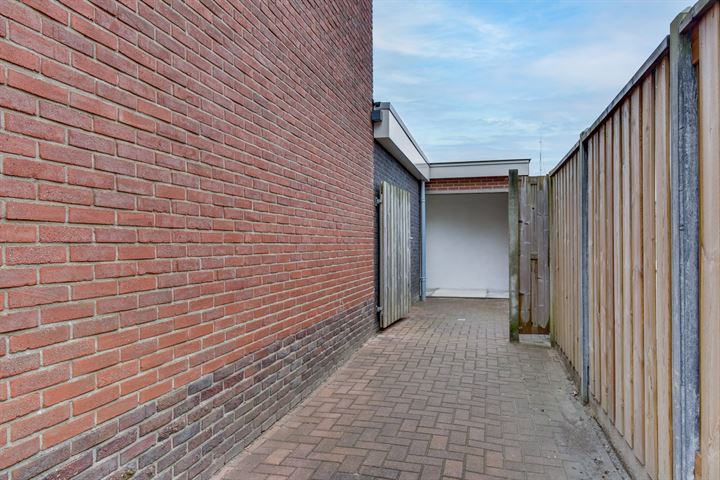 Bekijk foto 47 van Dokter Stokkersstraat 23