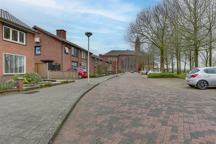 Bekijk foto 48 van Dokter Stokkersstraat 23