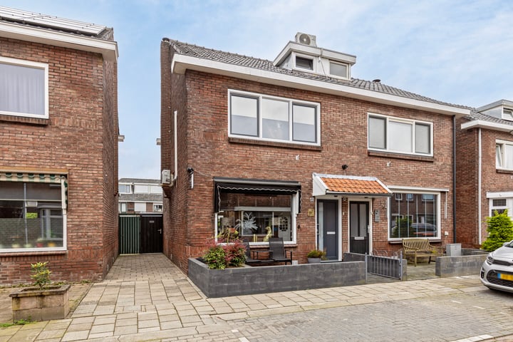 Bekijk foto 1 van Eikstraat 40