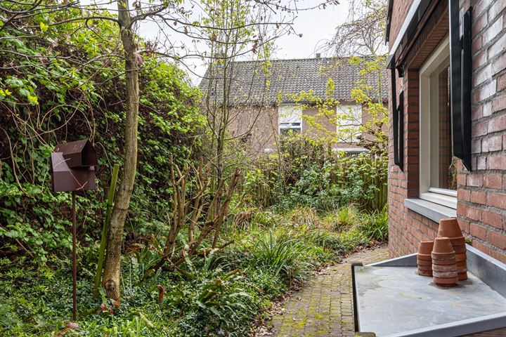 Bekijk foto 45 van Hugo de Grootstraat 9