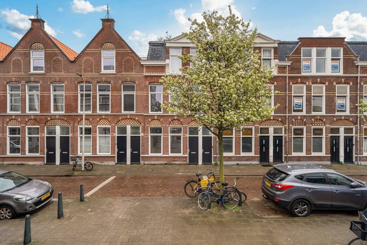 Bekijk foto 1 van Van Mierisstraat 36