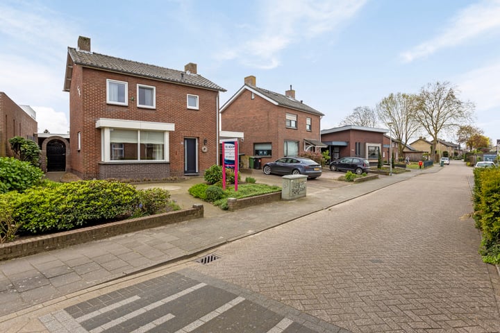 Bekijk foto 1 van Veldstraat 68