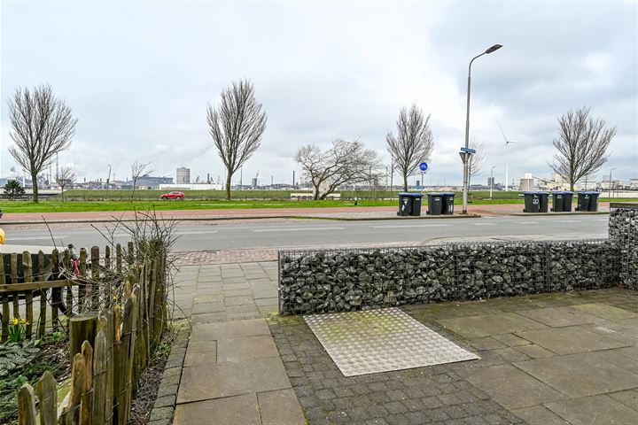 Bekijk foto 32 van IJmuiderstraatweg 179