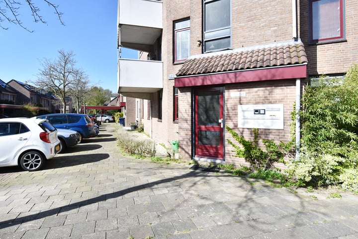 Bekijk foto 30 van J.C. van der Lansstraat 88