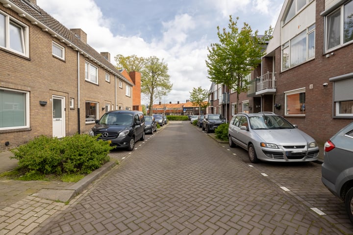 Bekijk foto 39 van Dapperstraat 10