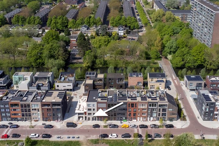 Bekijk foto 2 van IJsselmeerstraat 62-A