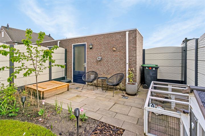 View photo 34 of Platostraat 39