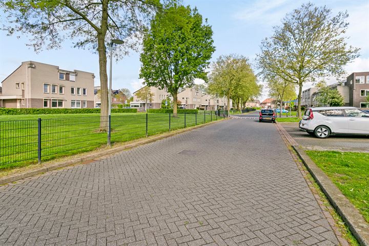 View photo 36 of Platostraat 39