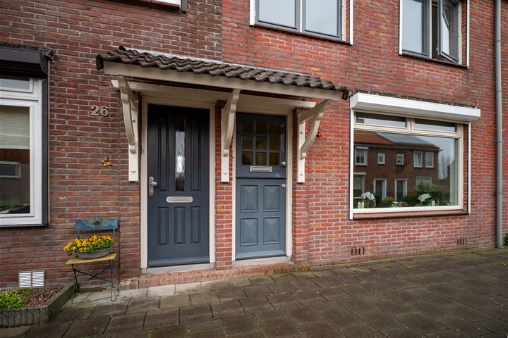 Bekijk foto 3 van Graaf Engelbrechtstraat 24