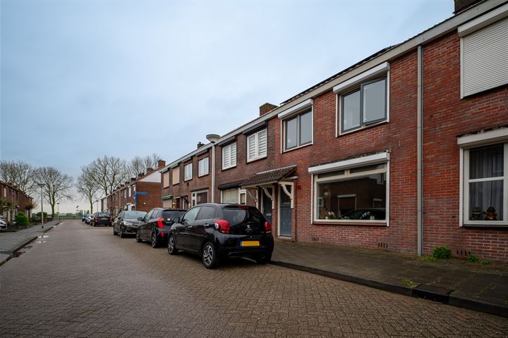 Bekijk foto 32 van Graaf Engelbrechtstraat 24