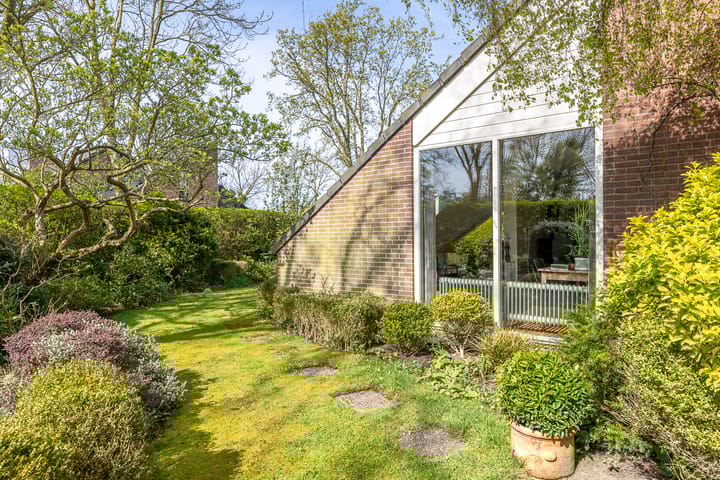 Photo 13 of dr. H.C.M. Ghijsenstraat 12