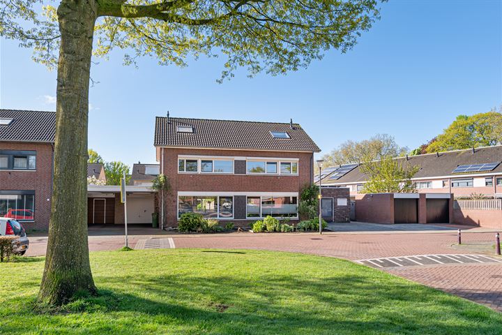 Bekijk foto 37 van Mina Krusemanstraat 2