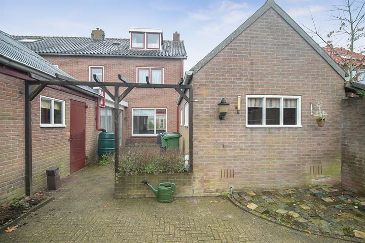 View photo 32 of Westenbergstraat 72