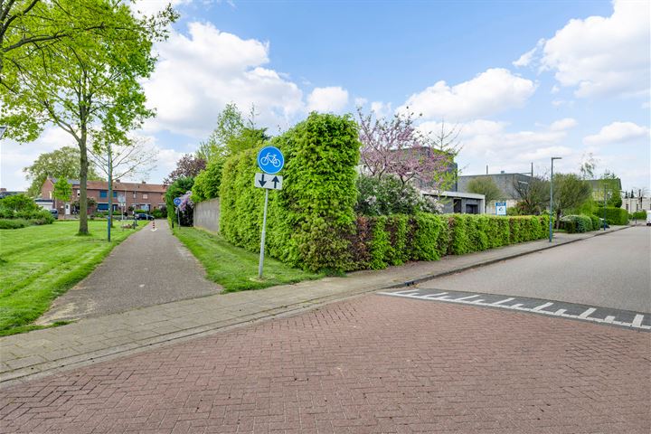 Bekijk foto 44 van Joop den Uylstraat 6