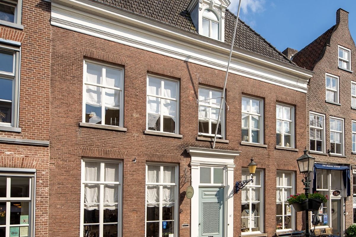 Bekijk foto 1 van Rogstraat 17