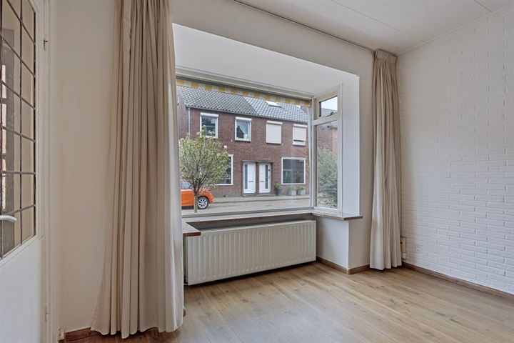 Bekijk foto 10 van Esdoornstraat 20