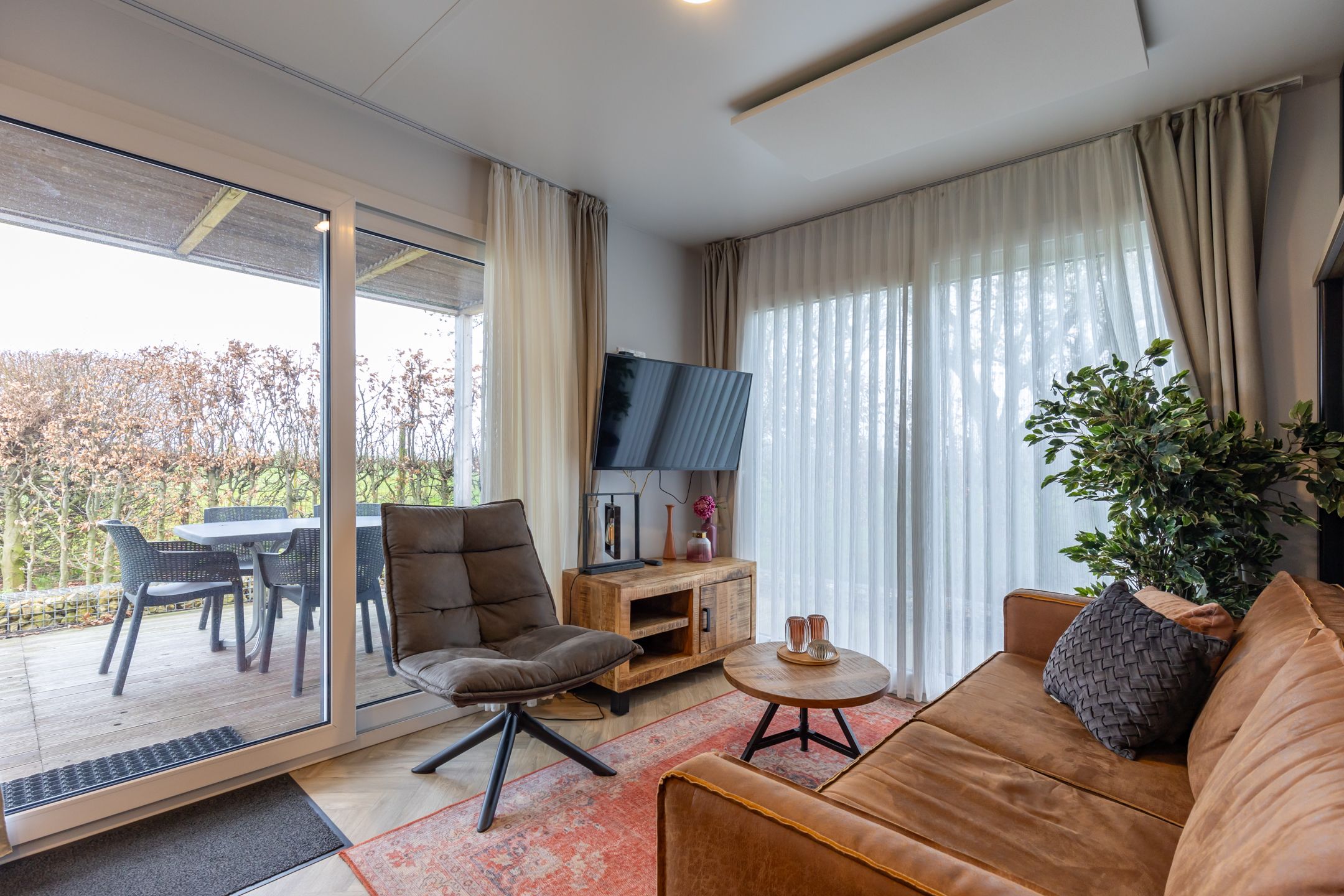 Foto 15 van Rijksweg 6-24