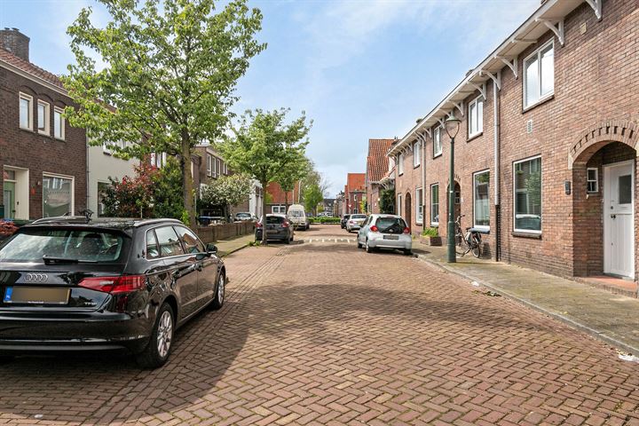 View photo 25 of Cederstraat 58