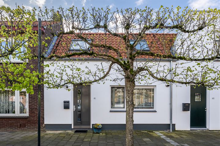 Bekijk foto 1 van Voorstraat 43