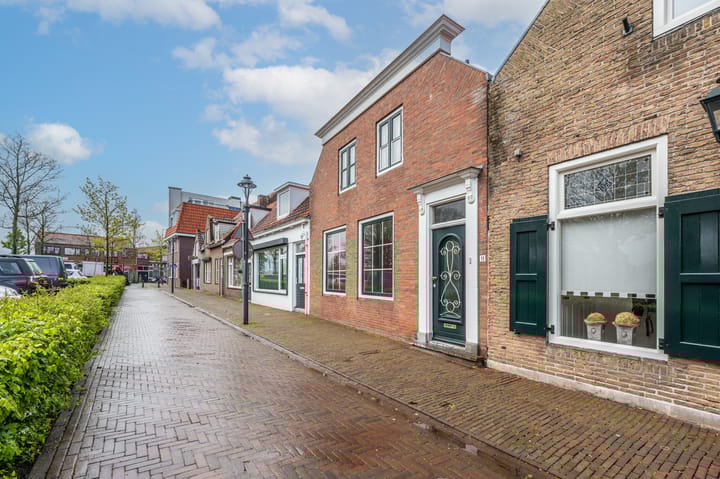 Foto 2 van Oranjeplein 11