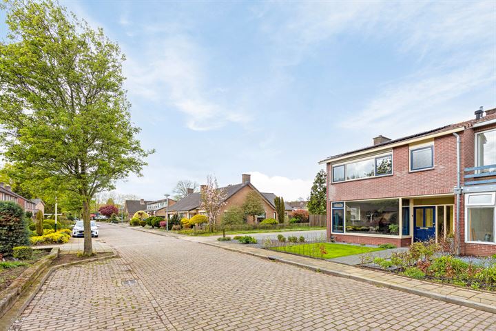 Bekijk foto 37 van Helmichstraat 11