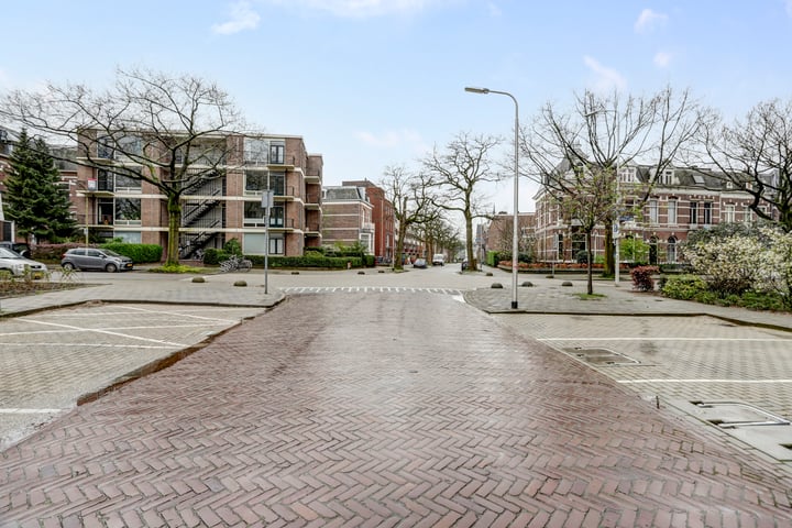 Bekijk foto 35 van Graadt van Roggenstraat 139