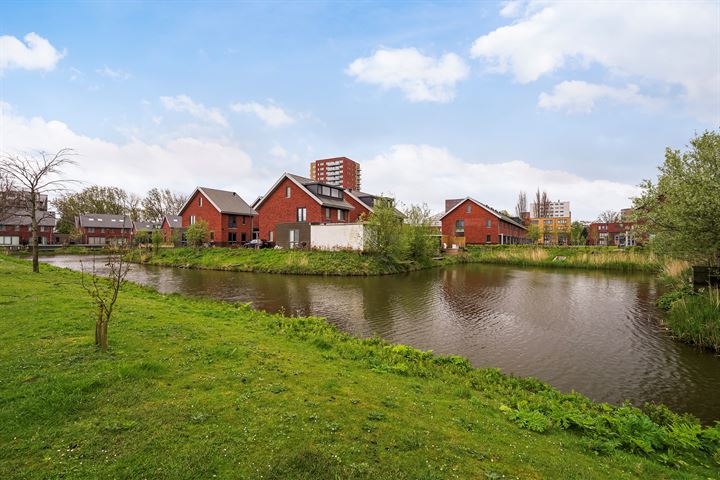 Bekijk foto 4 van Carry van Bruggenhof 105