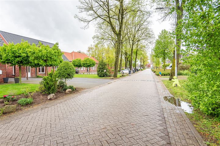 Bekijk foto 45 van Emmerikseweg 4-B