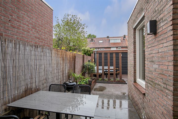 Bekijk foto 26 van Steenbergenstraat 33