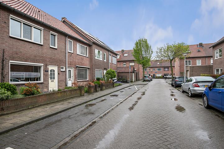 Bekijk foto 36 van Steenbergenstraat 33