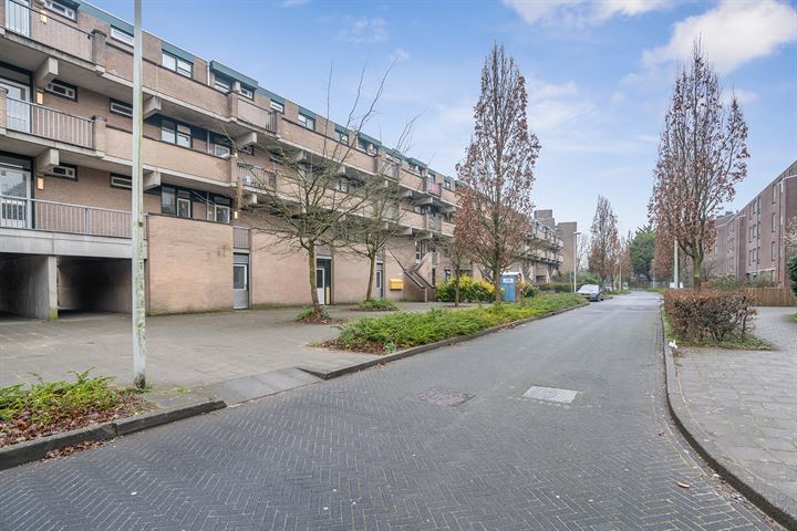 Bekijk foto 2 van Peursumstraat 72